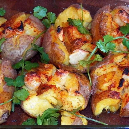 Картофель в мундире, запеченный в духовке