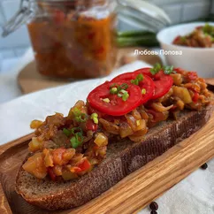 Икра баклажанная из запечённых овощей 