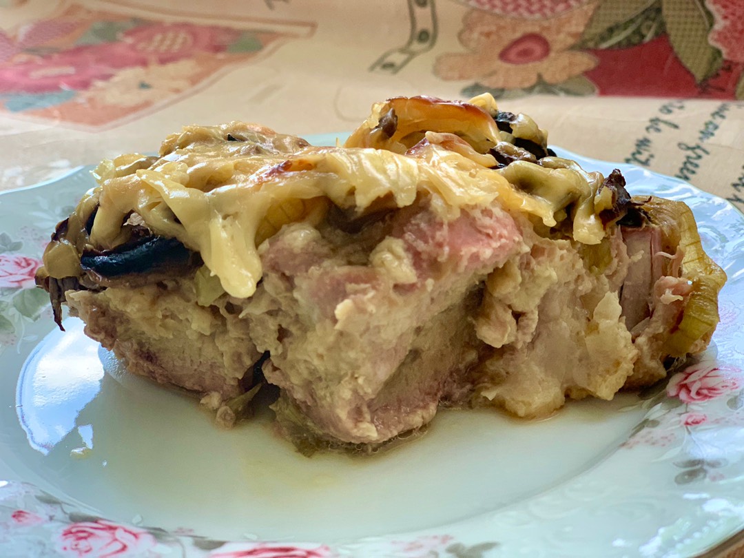 Мясо, запеченное с грибами и сыром, пошаговый рецепт на ккал, фото, ингредиенты - mizuko
