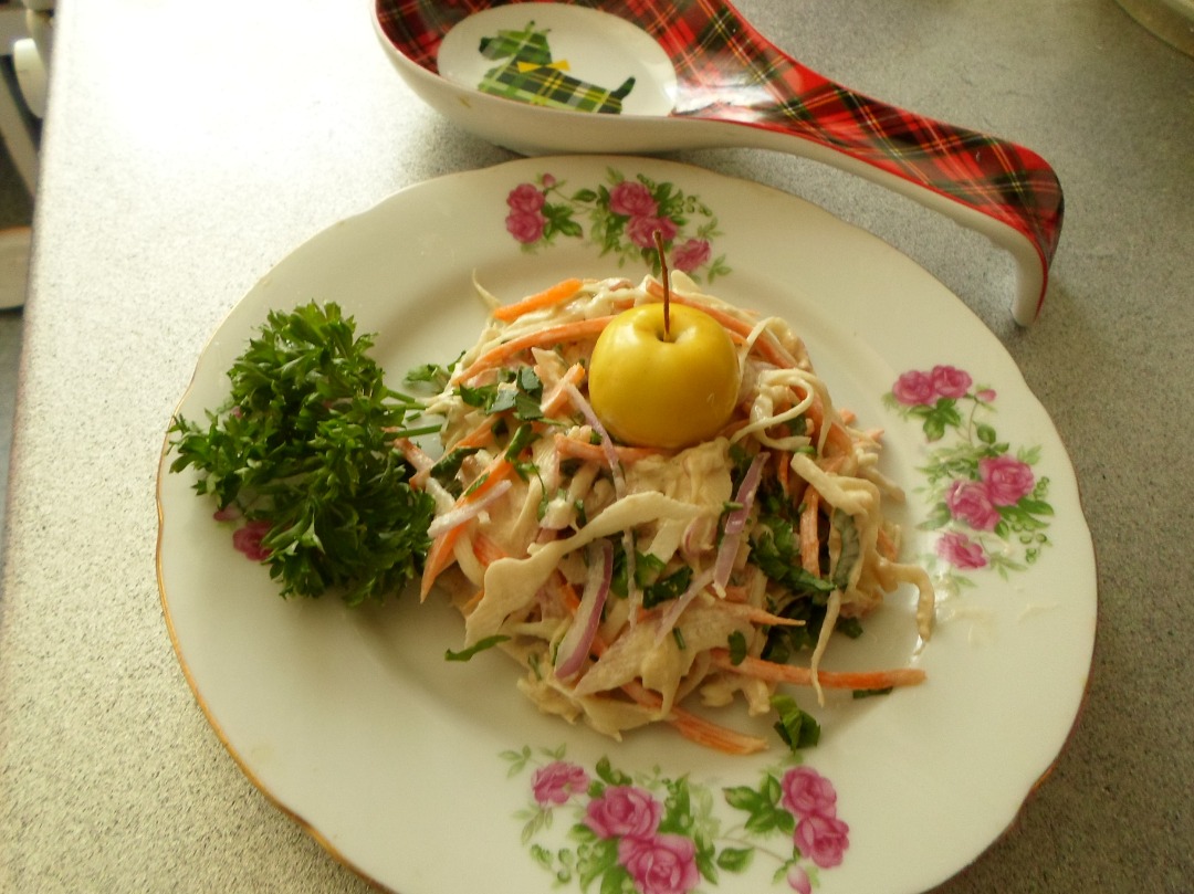 Капустный салат с яблоком, морковью и уксусной заправкой рецепт с фото пошагово - teaside.ru