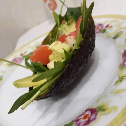 Салат руккола с авокадо