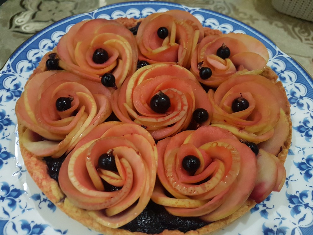 Пирог с розами из яблок — простой и вкусный рецепт приготовления с пошаговыми фотографиями