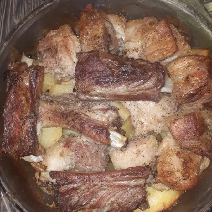 Свиные рёбра с картофелем