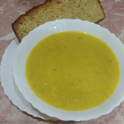 Суп-пюре из тыквы и филе индейки