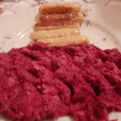 Свекольный салат с грецкими орехами )