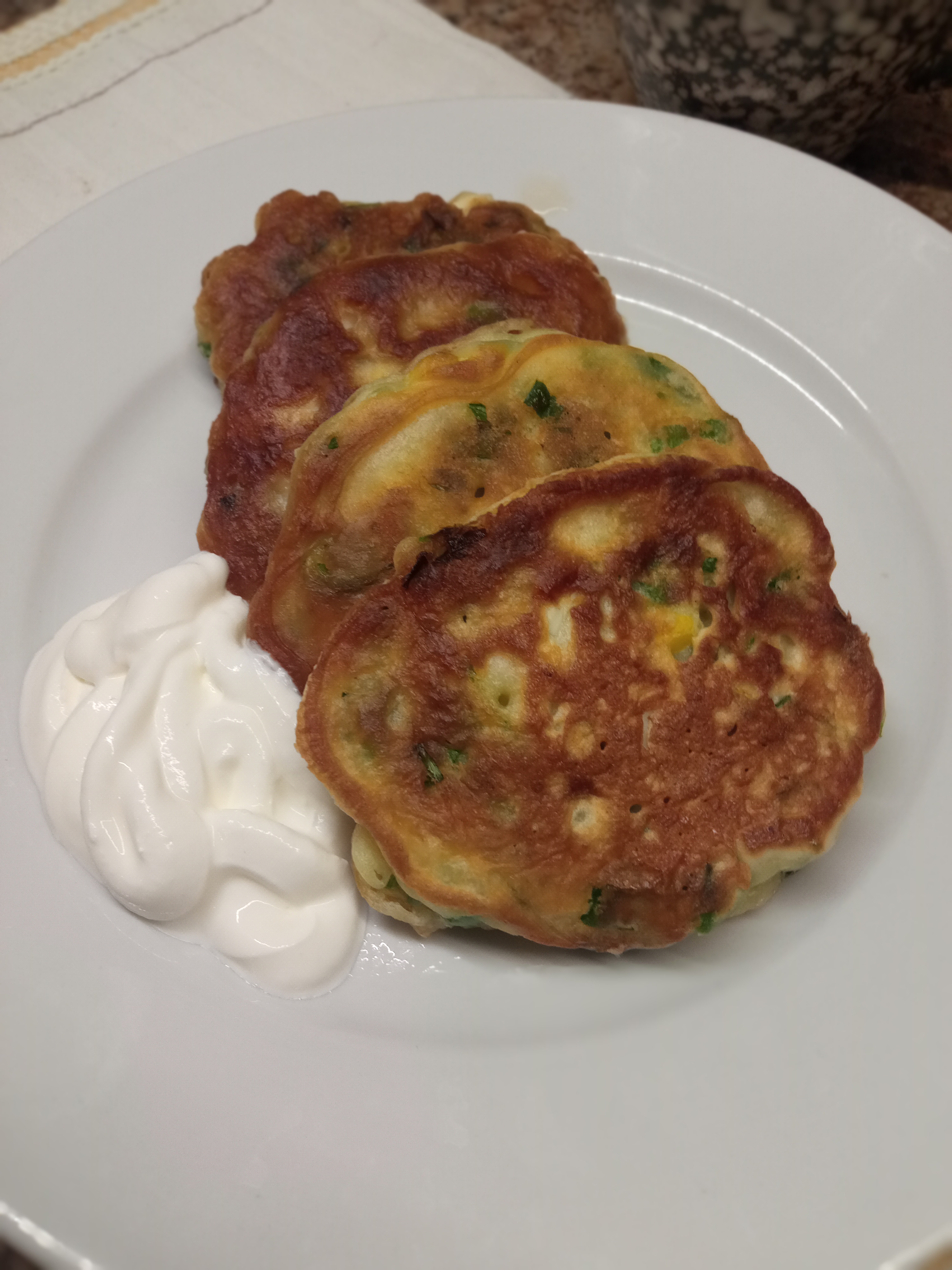Ленивые пирожки с луком и яйцом 
