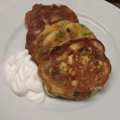 Ленивые пирожки с луком и яйцом