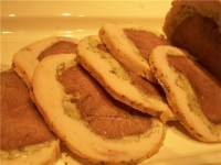 Рулет из языка и курицы под сыром