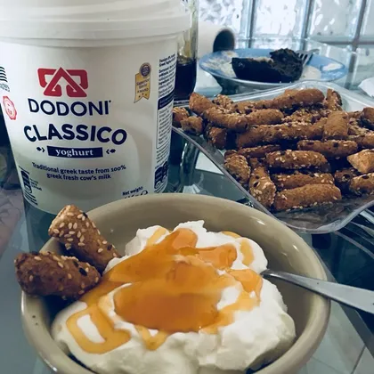 Греческий йогурт с мёдом