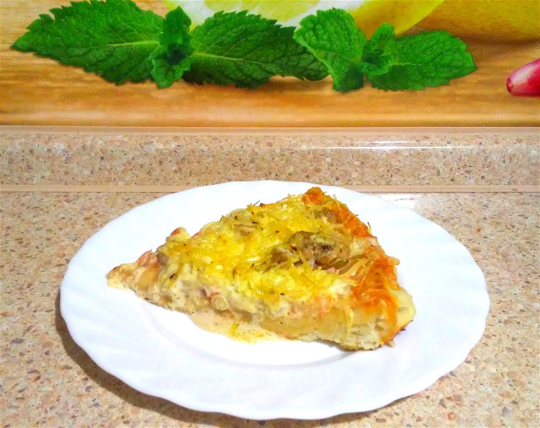Пирог в сметанно-сырной заливке с курицей обжаренной в специях
