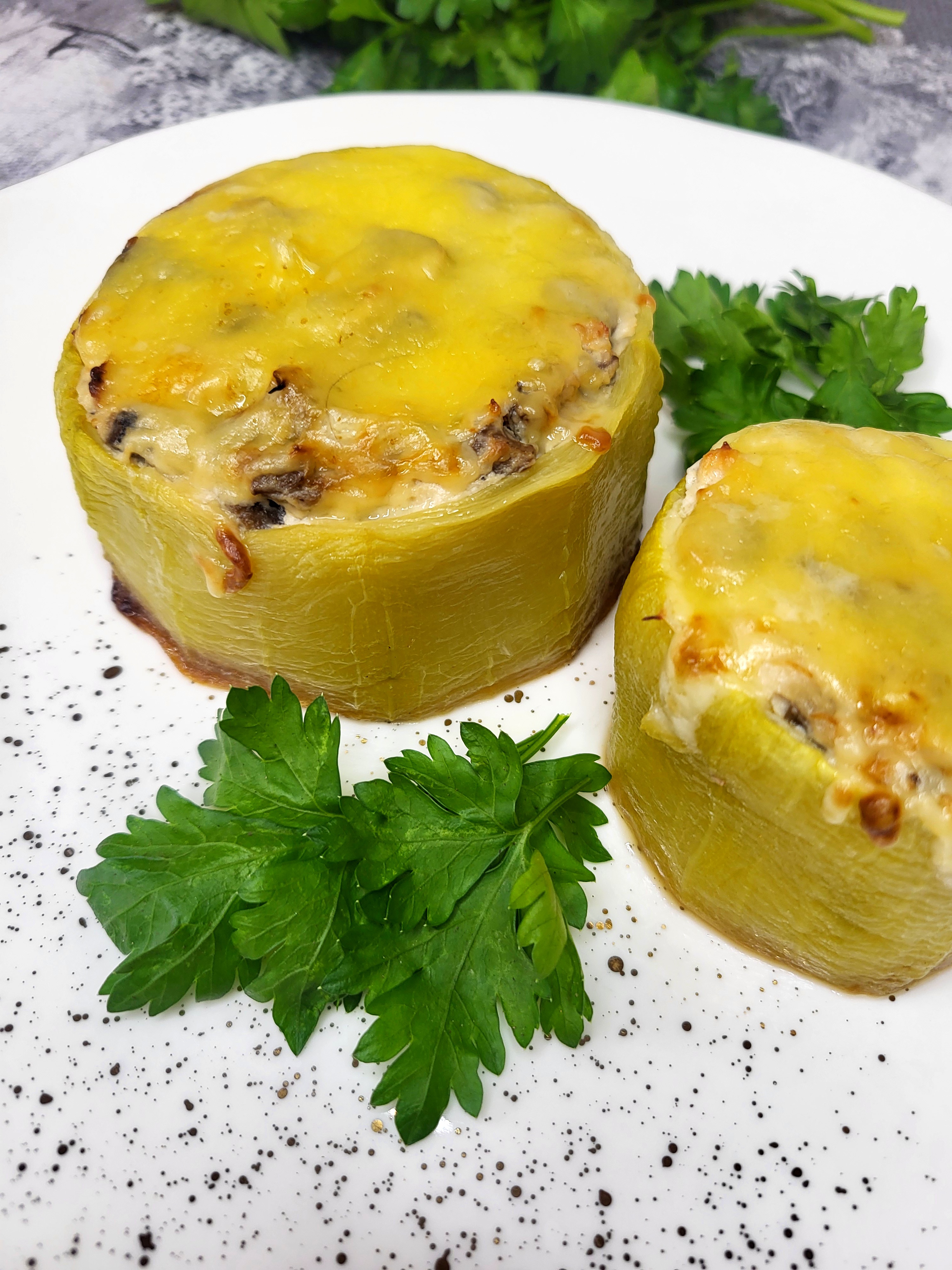 Жюльен в кабачке 