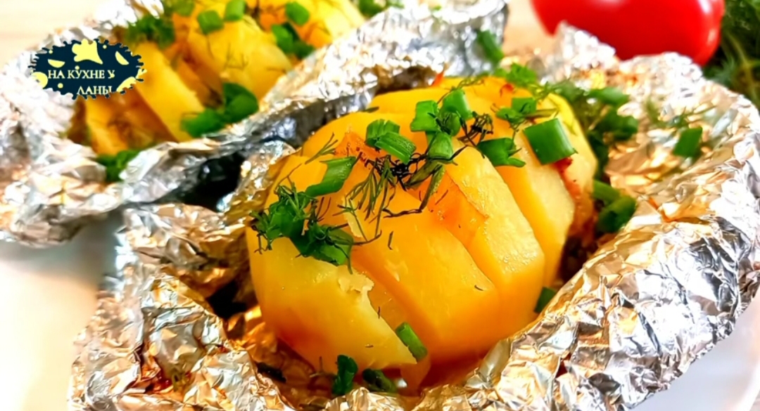 Картошка гармошка с салом и луком
