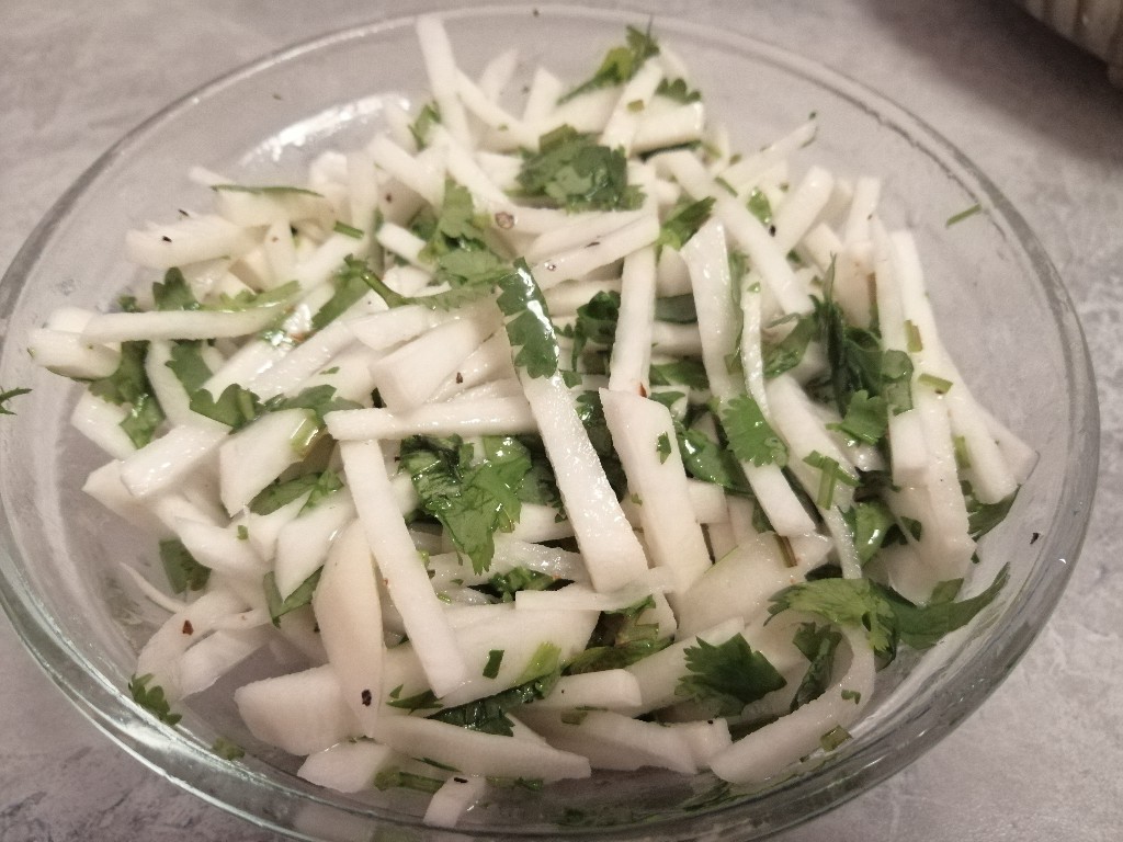 Салат из черной редьки