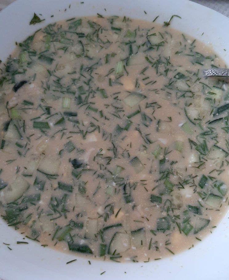 Окрошечка на квасе с вареной грудкой