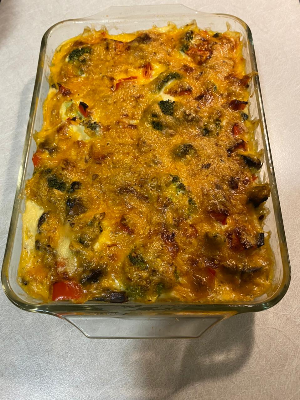 Куриная запеканка с брокколи и грибами