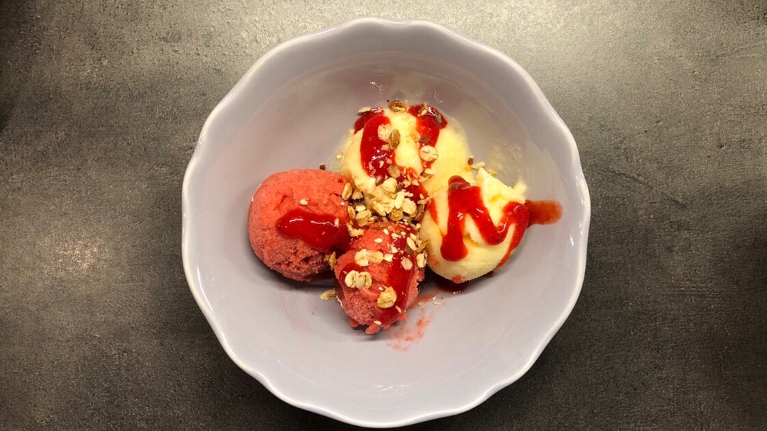 Клубничный и ананасовый сорбет