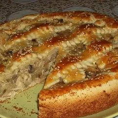 Песочный пирог с курицей, грибами и картофелем