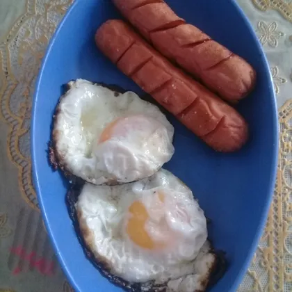 Яичница с сосисками🍳