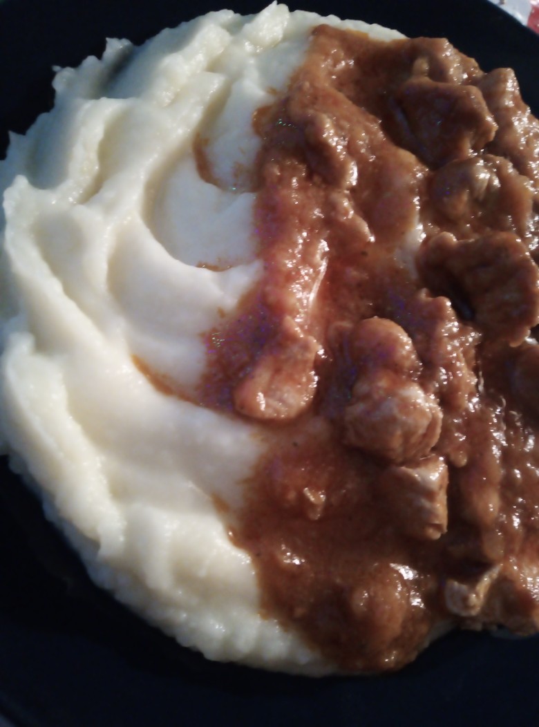 Куриная поджарка с пюрешечкой