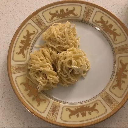Спагетти с мягким сыром