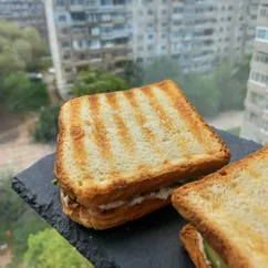 Сэндвичи с курицей и овощами 