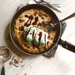 SKILLET COOKIE (гигантская печенька)