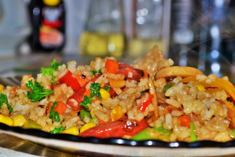 Рис с морепродуктами и овощами по-тайски