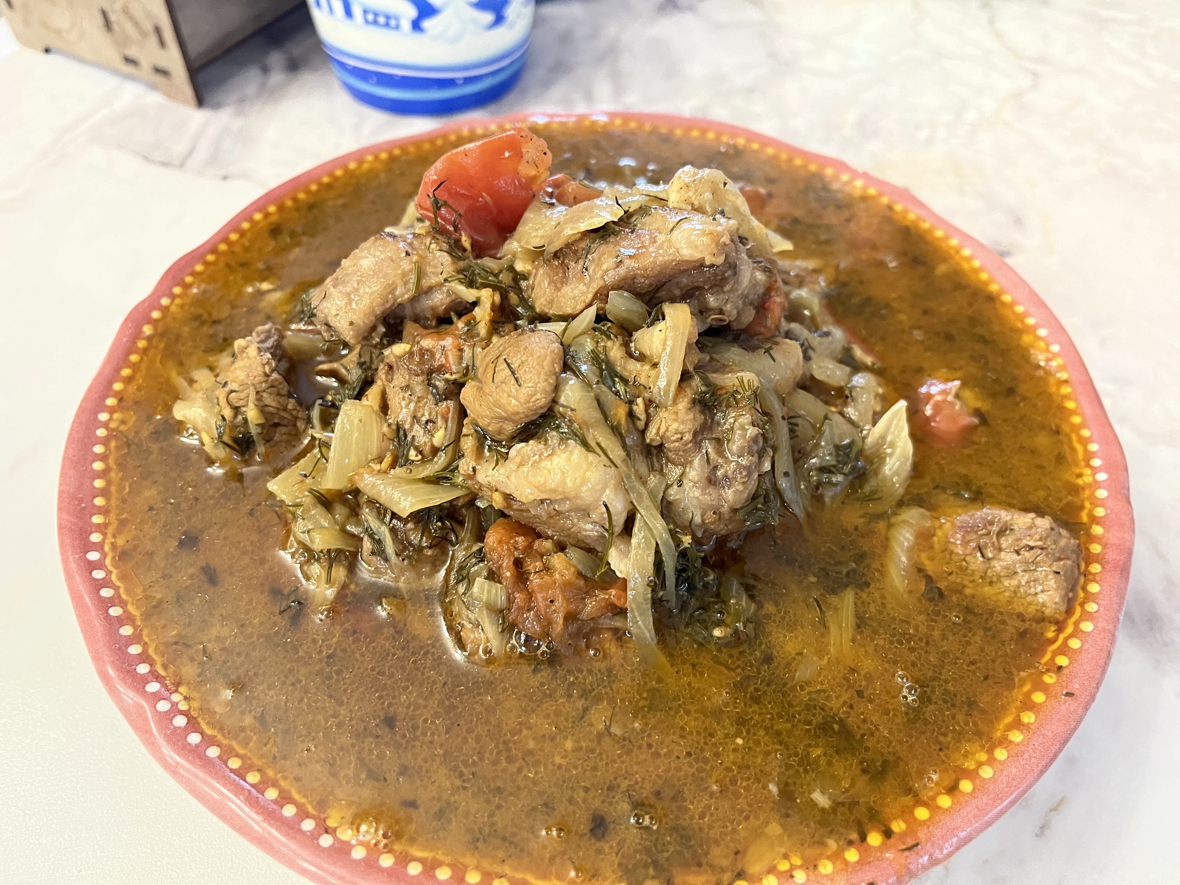 Баранина тушеная с помидорами 