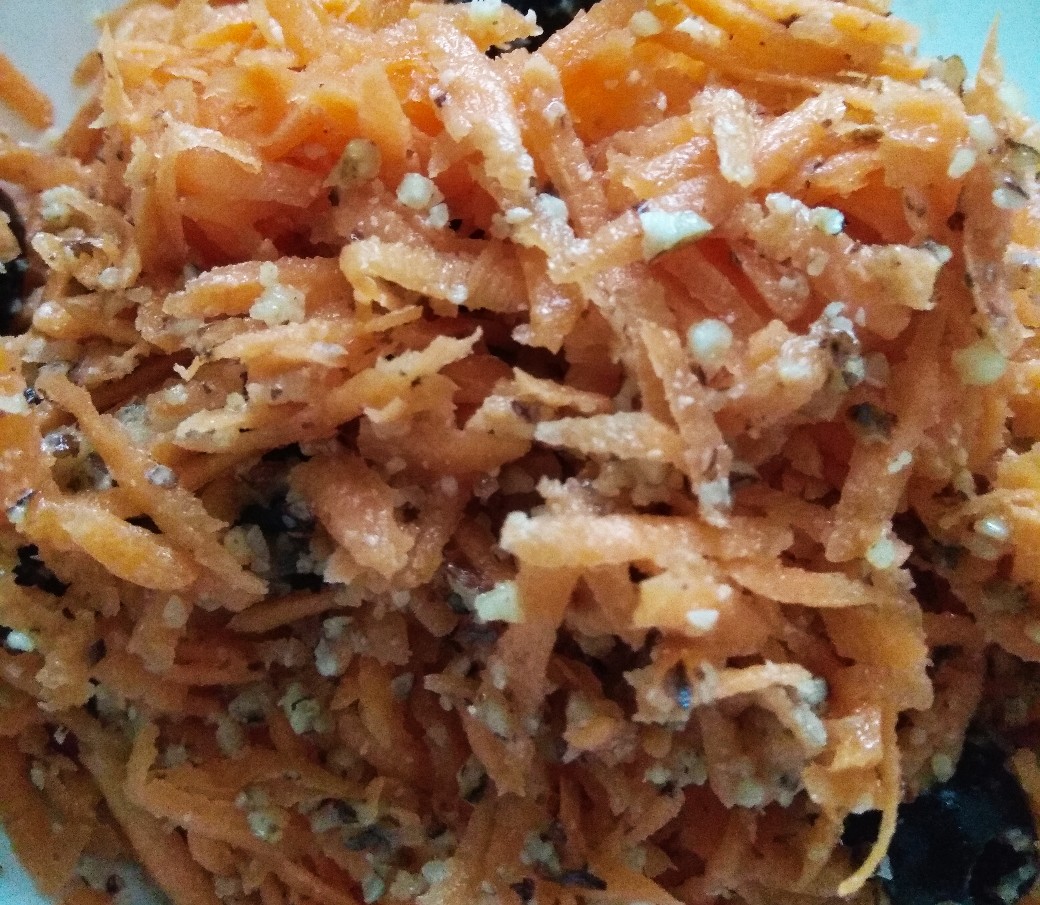 Салат с грецкими орехами и морковью