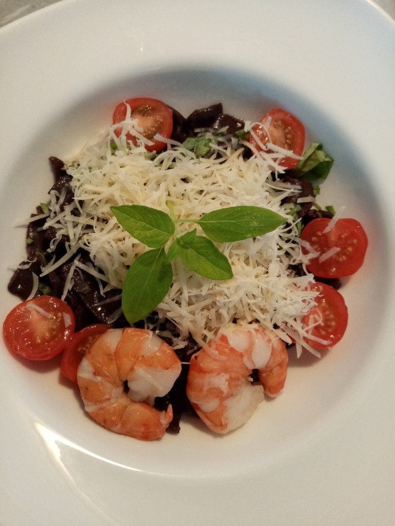 Какао-паста с креветкой🍤 и помидорами🍅