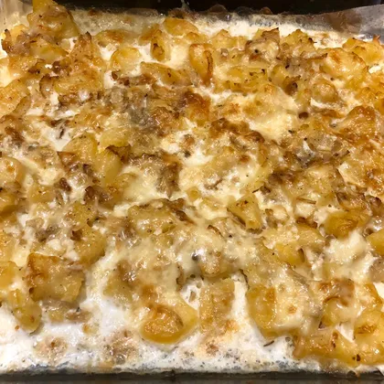 Картошка с луком в духовке под сыром