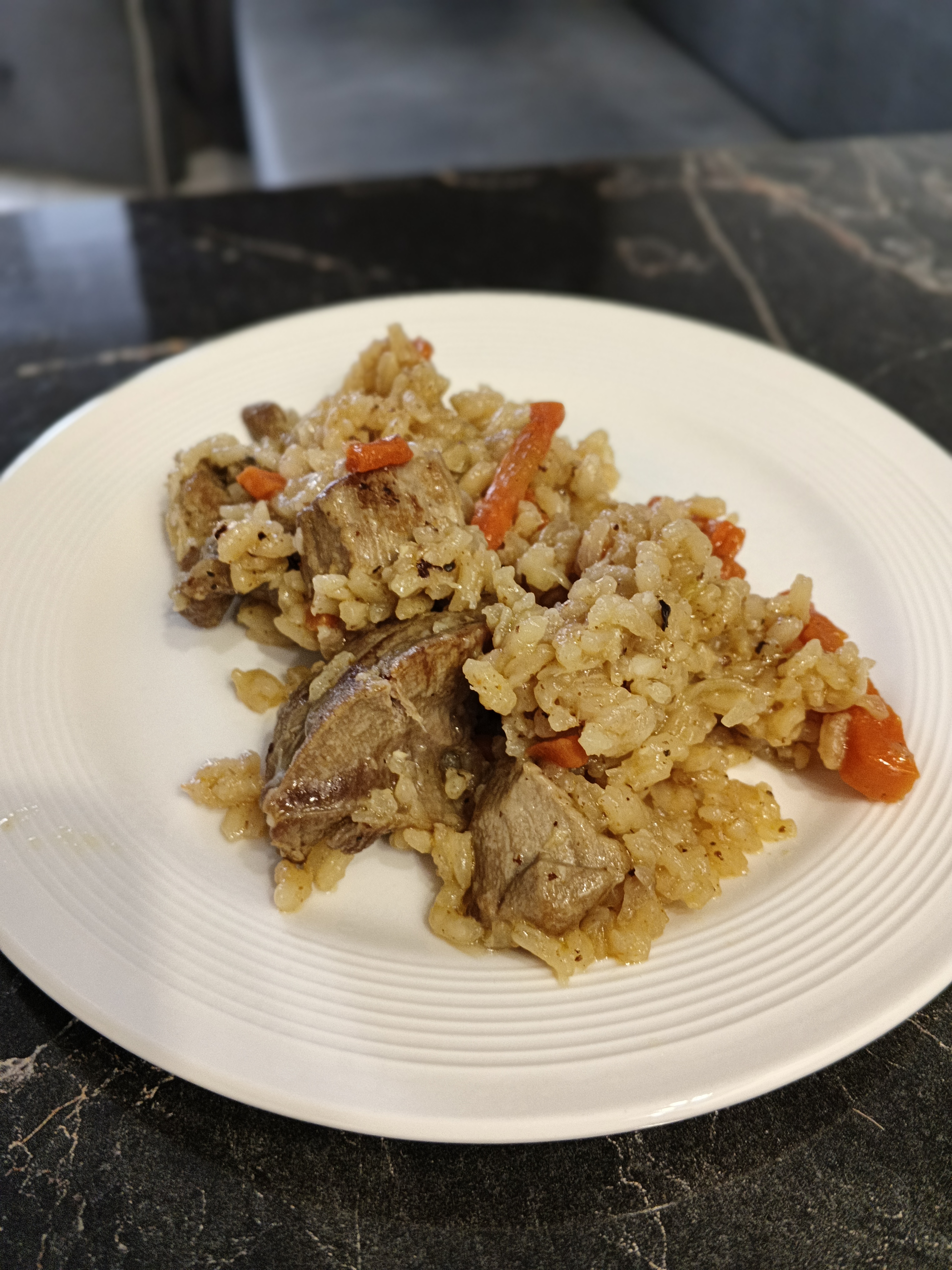 Плов с индейкой на сковороде