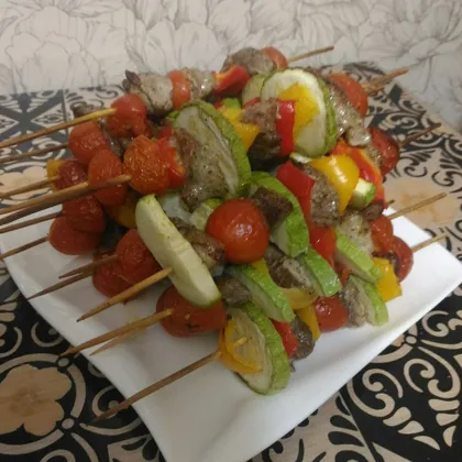 Шашлычки на шпажках с овощами