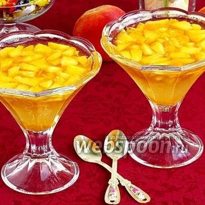 Персики в лимонном желе