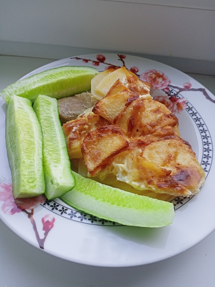 Картошка с мясом и баклажанами