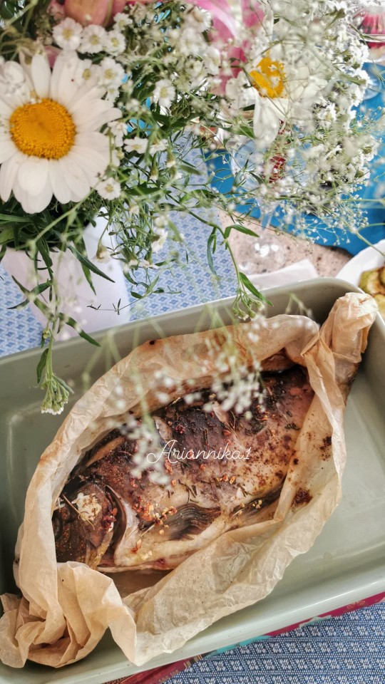 Карп, запечённый с ароматным маслом