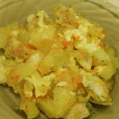 Картошка в духовке с овощами и куриной грудкой