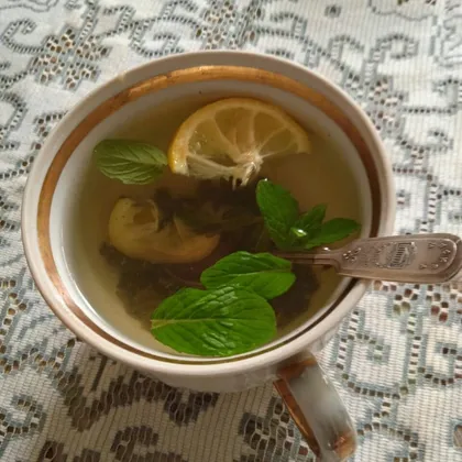 Летний чай с лимоном и мятой