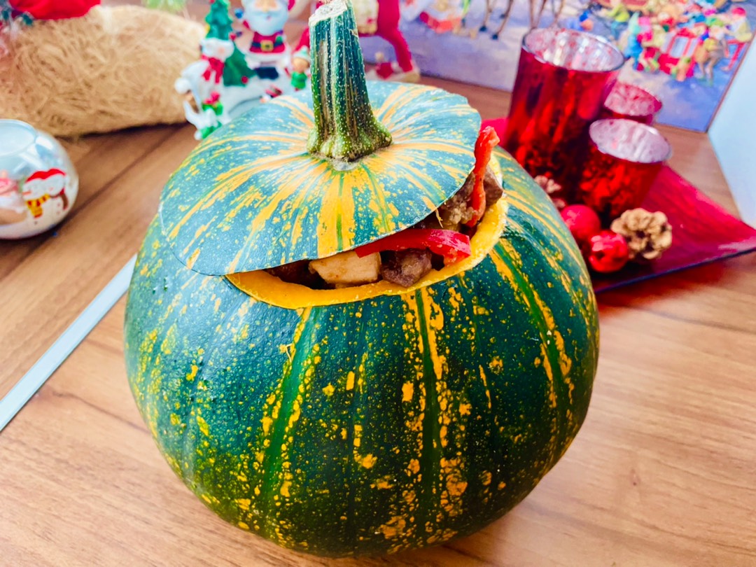 Тыквенный горшочек с грибами и куриными сердечками