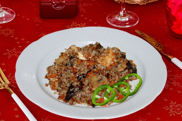 Куриное филе с гречкой, баклажанами, грибами