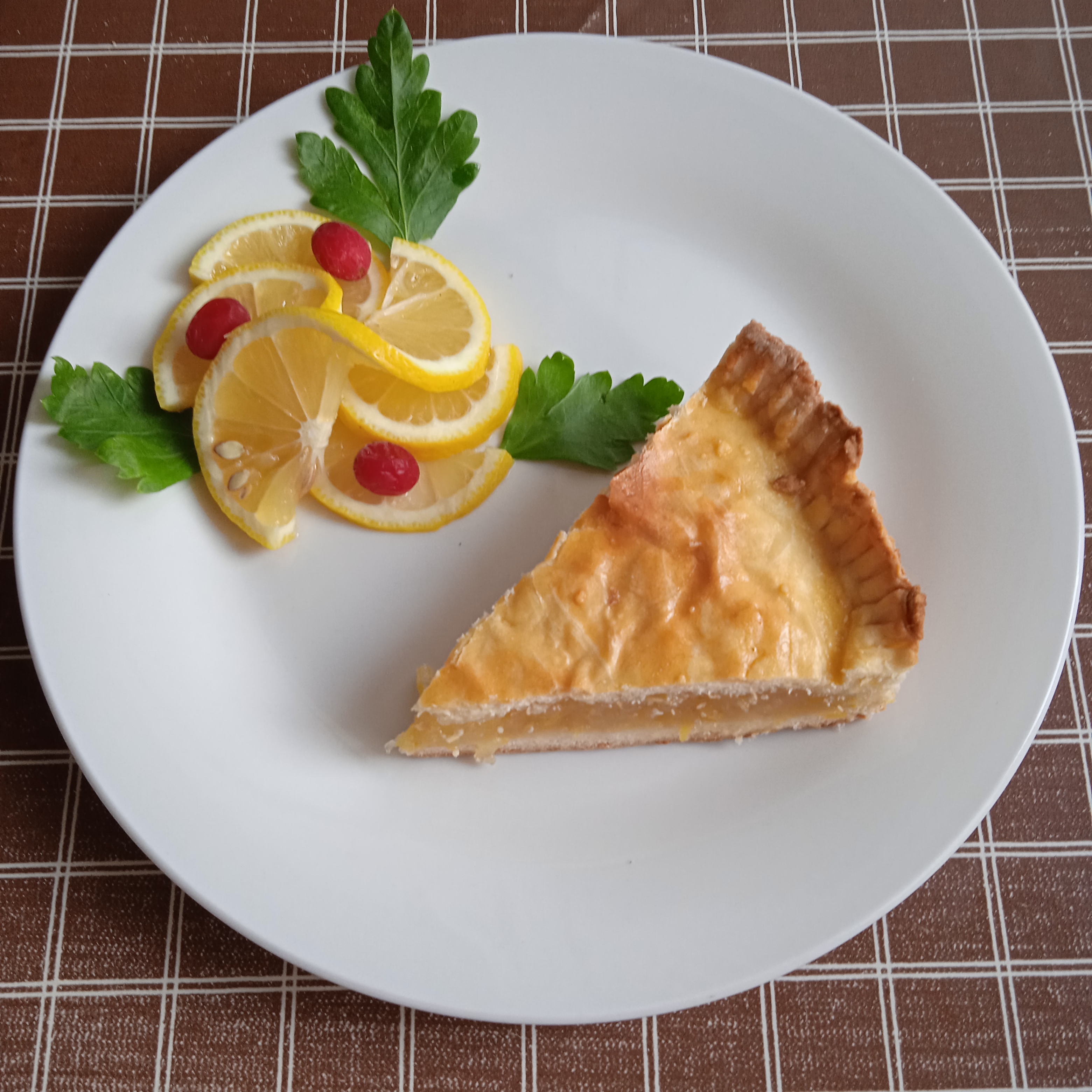 Лимонный дрожжевой пирог