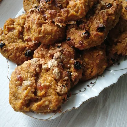 Тыквенное печенье с грецкими орехами и изюмом