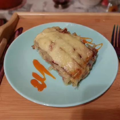 Картофельно-мясная запеканка с беконом и сыром 'Горячее для новогоднего стола 2023'