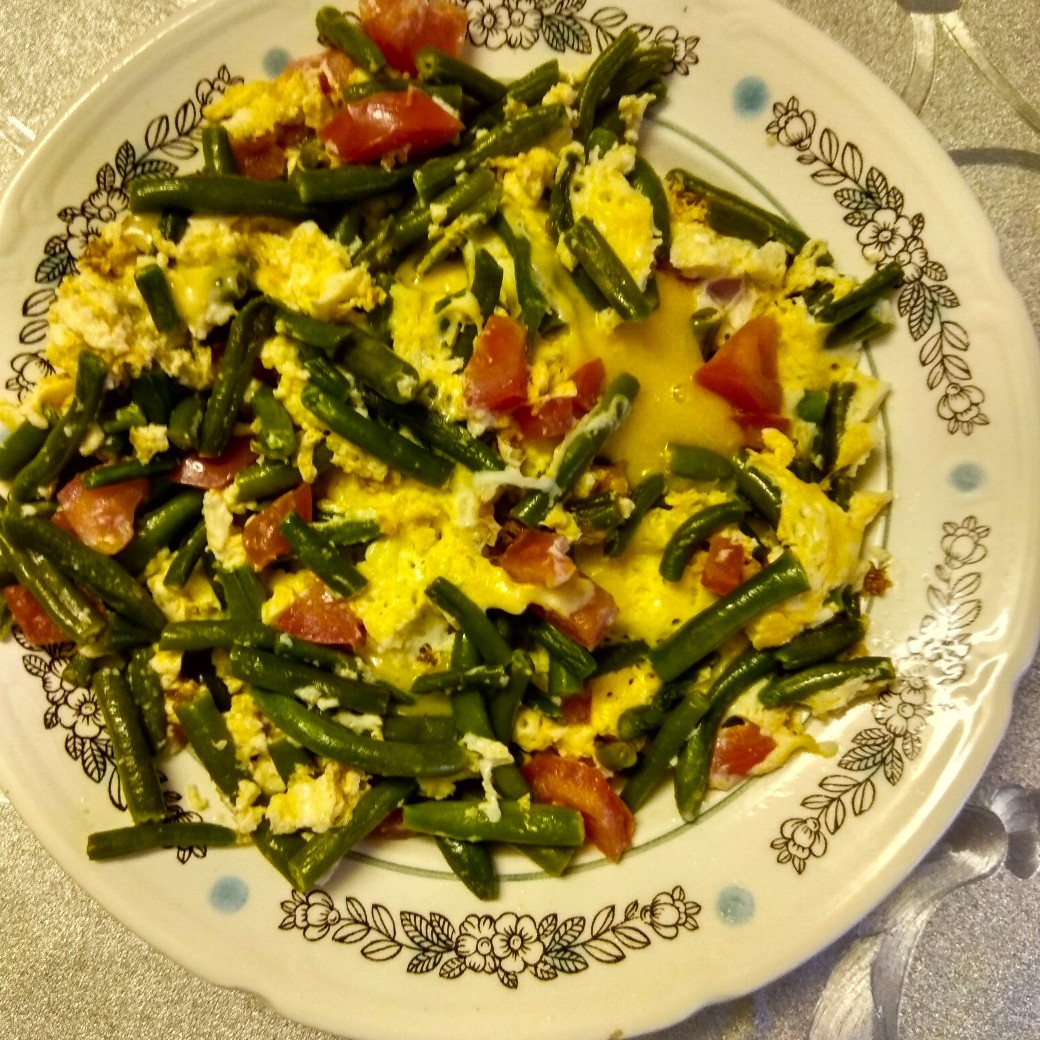 Салат с омлетом и зеленой фасолью, пошаговый рецепт на ккал, фото, ингредиенты - Ксения П