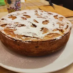 Шарлотка с яблоками