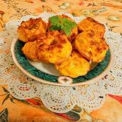 Сырники с морковью, бананом и изюмом в духовке