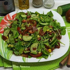 Салат с рукколой и фасолью