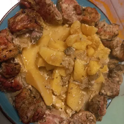 Мясо с гарниром из картофеля
