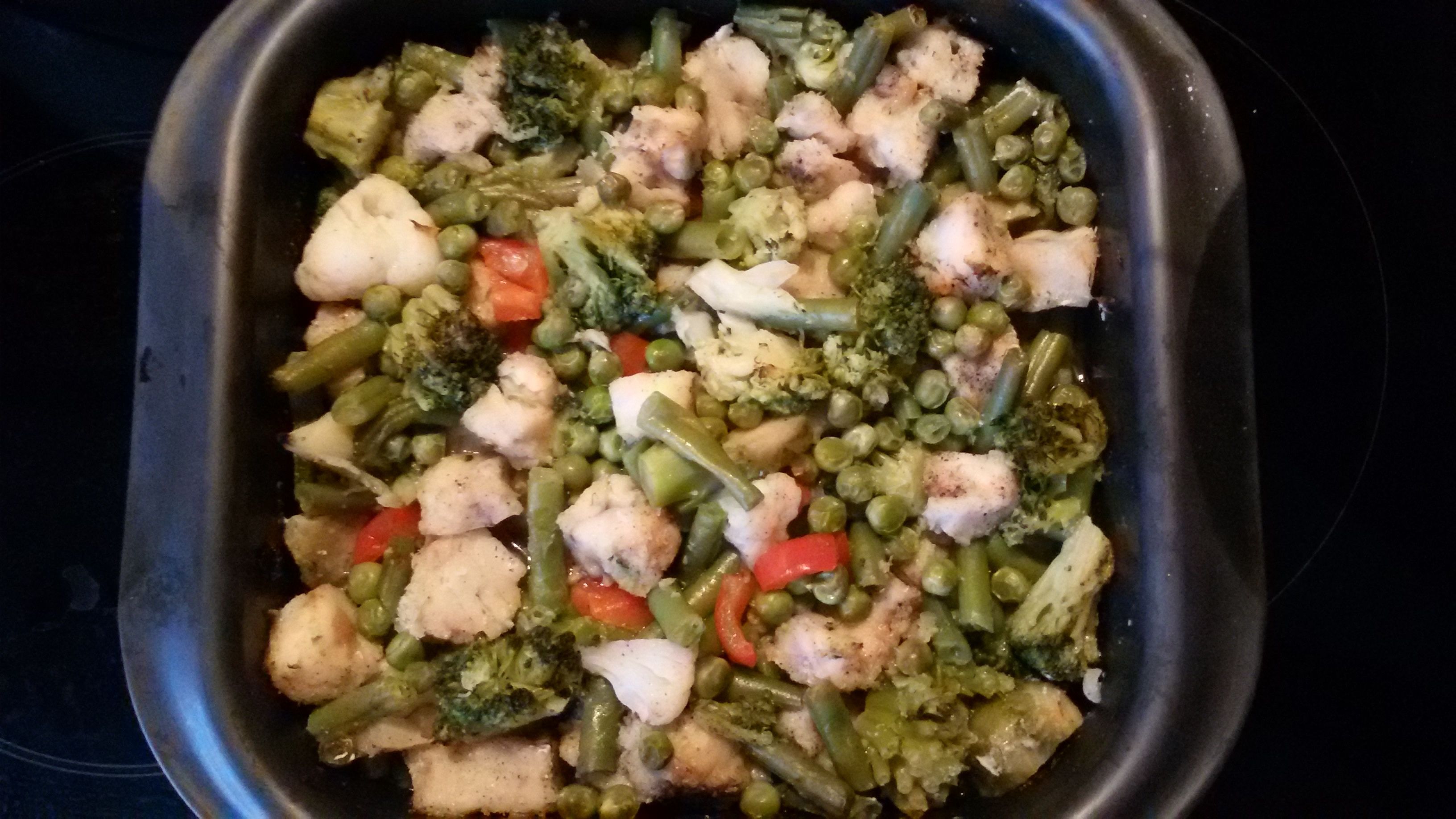 Рыба запечённая с овощами