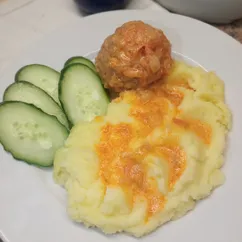 Тефтели в томатно-сметанном соусе